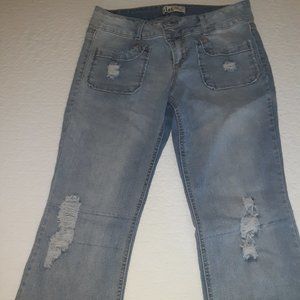 Ripped Woman's Junior L.E.I. Size 13 Regular Jeans